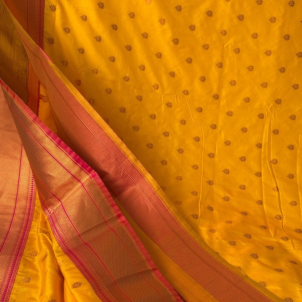 9 yards Vibrant Yellow and Red Embroidered Yeola Paithani Nauvvari sari - Picture 11 of 16